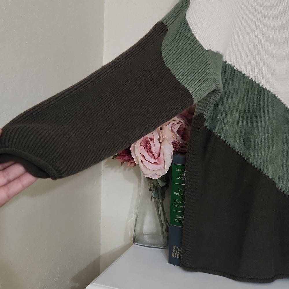Elegant Color block green cream & brown sweater Career Contemporary Minimalist - Picture 9 of 11